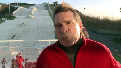 Skispaß auf Plastikbahnen - auf einer früheren Deponie
