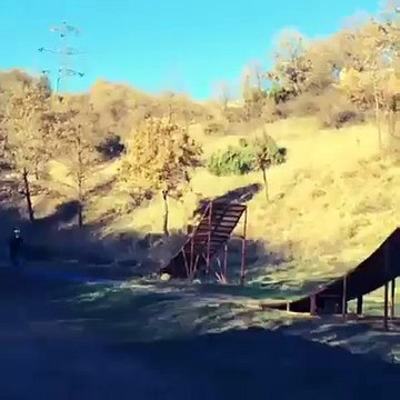 Rampe de fmx en mobilette