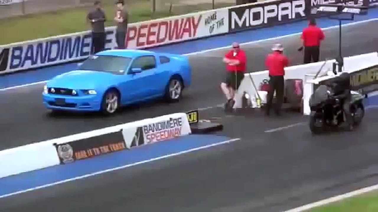 2014 DRAG RACE Ford Mustang GT vs Suzuki Hayabusa