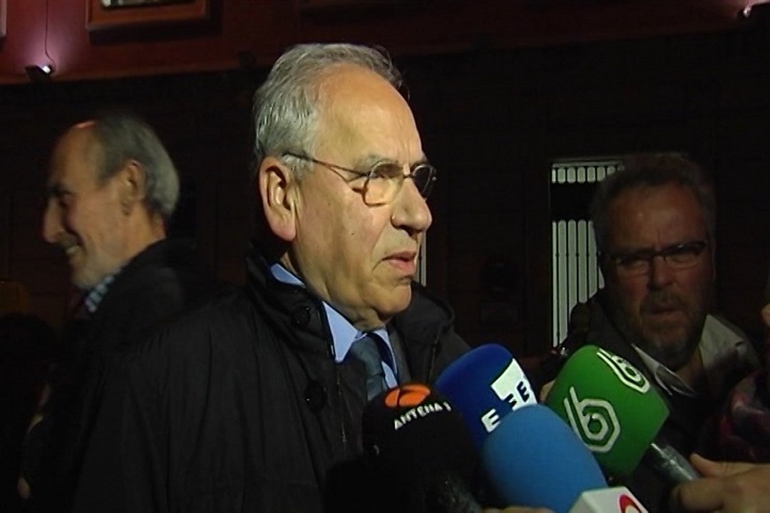 Guerra insta a Sánchez a pensar en intereses de España