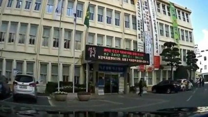 Acemi Şoför Otelin Lobisine Girdi