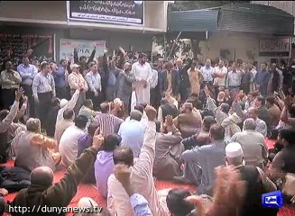 Workers protest over privatisation of PIA continue on 4th day.