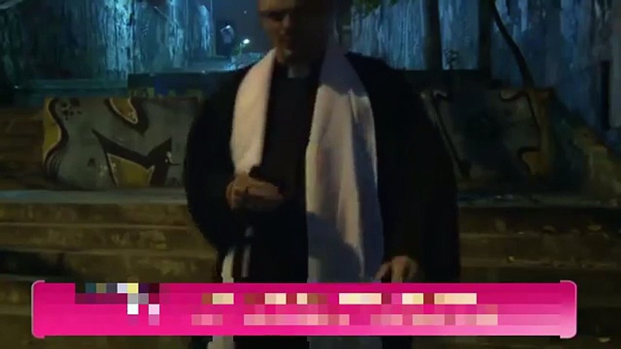 Pegadinha do padre exorcista ( Câmera escondida )Te peguei na TV Exorcist Prank