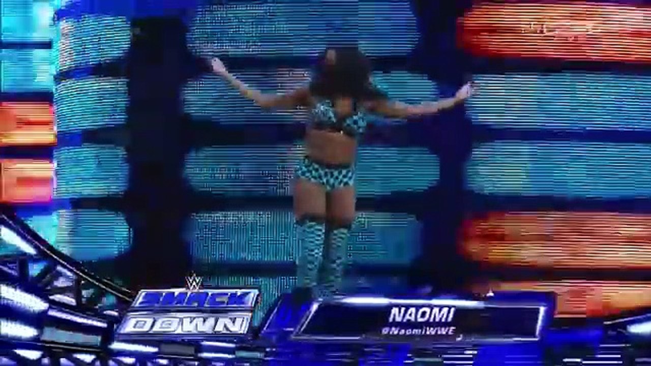 WWE Super SmackDown 12.16.14 Nikki Bella vs. Naomi - Divas Championship Match (720p)