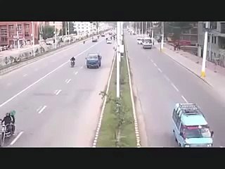 Most shocking Nepal Earthquake CCTV footage between a  road in nepal 2015