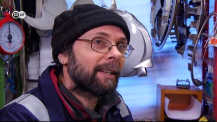 Hubcap Creatures: Sculptures made of wrecks | Euromaxx