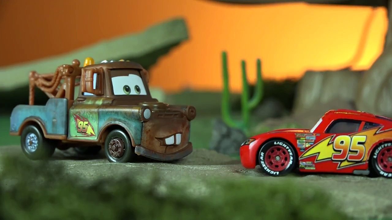 Mater & Lightning McQueen Disney Cars Mega Bloks Tractor Tipping Frank ...