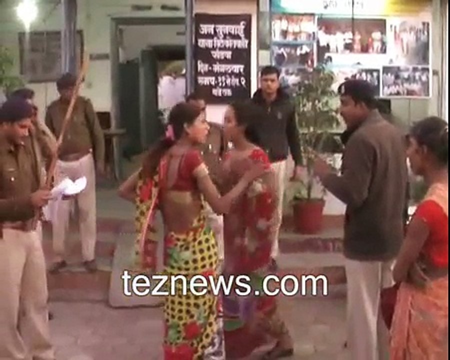 Hijra Transgender | Protest Against Police | Shemale | kinnar ki ladai | Tez News