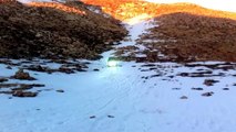 Jeep Grand Cherokee WJ Playing On Deep Snow