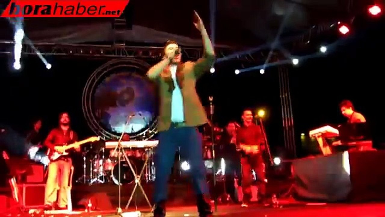 Mustafa Ceceli  Canlı Performans Niğde