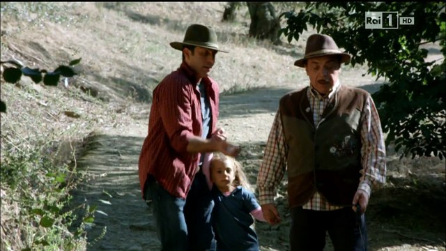 Don Matteo 9x00 El viaje del oficial Cecchini (3) En la ciudad del castillo V.O.S.E.