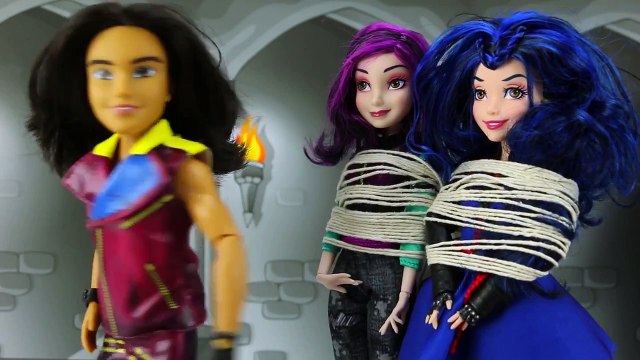 Descendants Ben & Audrey Wedding after Mal & Evie Kidnapping. DisneyToysFan