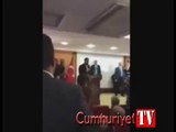 Avukatlar Metin Feyzioğlu'nu 'Tayyip seninle gurur duyuyor' diyerek protesto etti