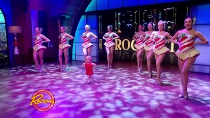 Малышка заставила встать весь зал! Смотри