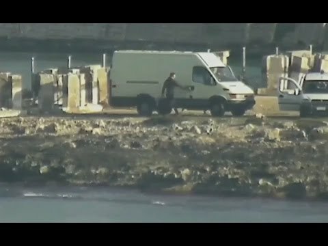 Porto Cesareo (LE) - Sorpreso a pescare datteri di mare, denunciato (29.01.16)