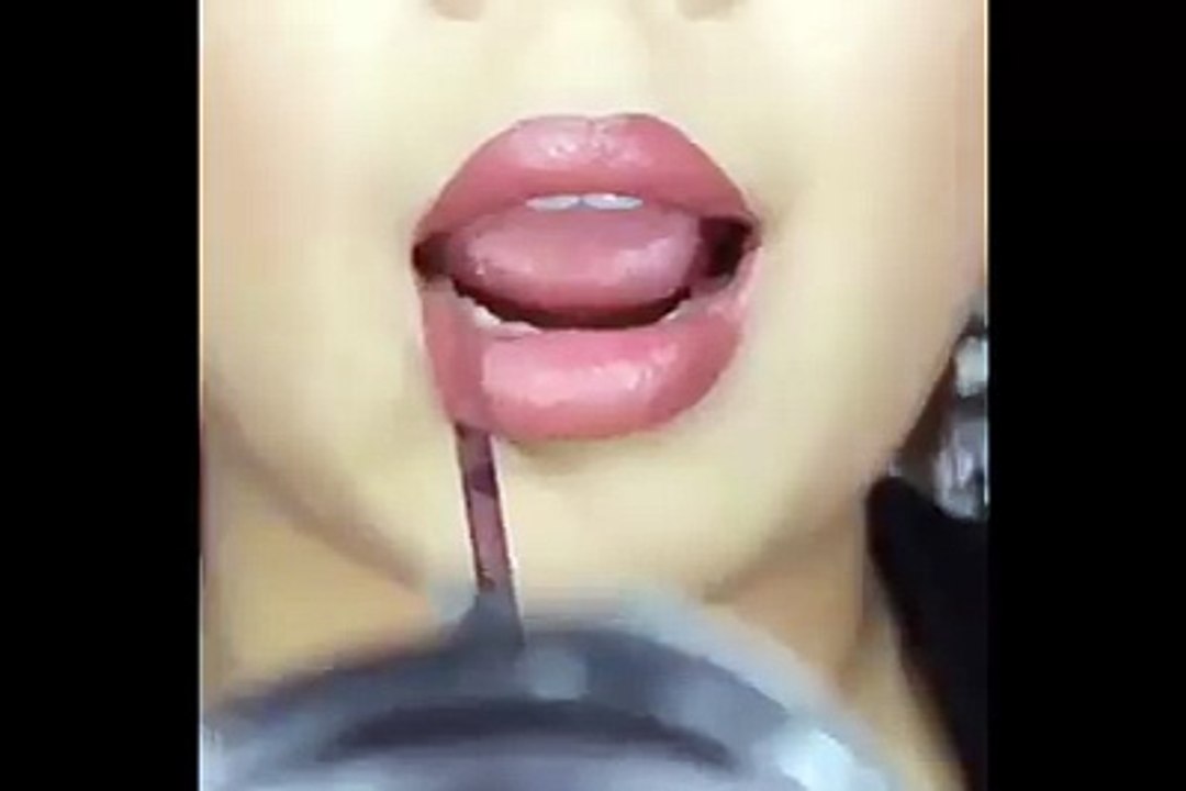 Amazing liquid lip painting