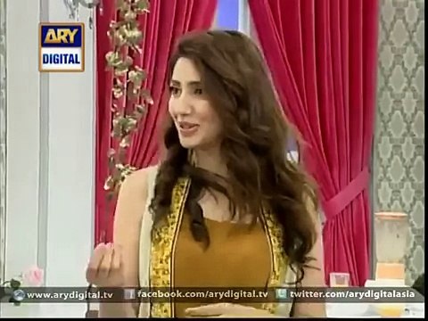 Mahira Khan And Nida Yasir Dancing on Shakar Wanda