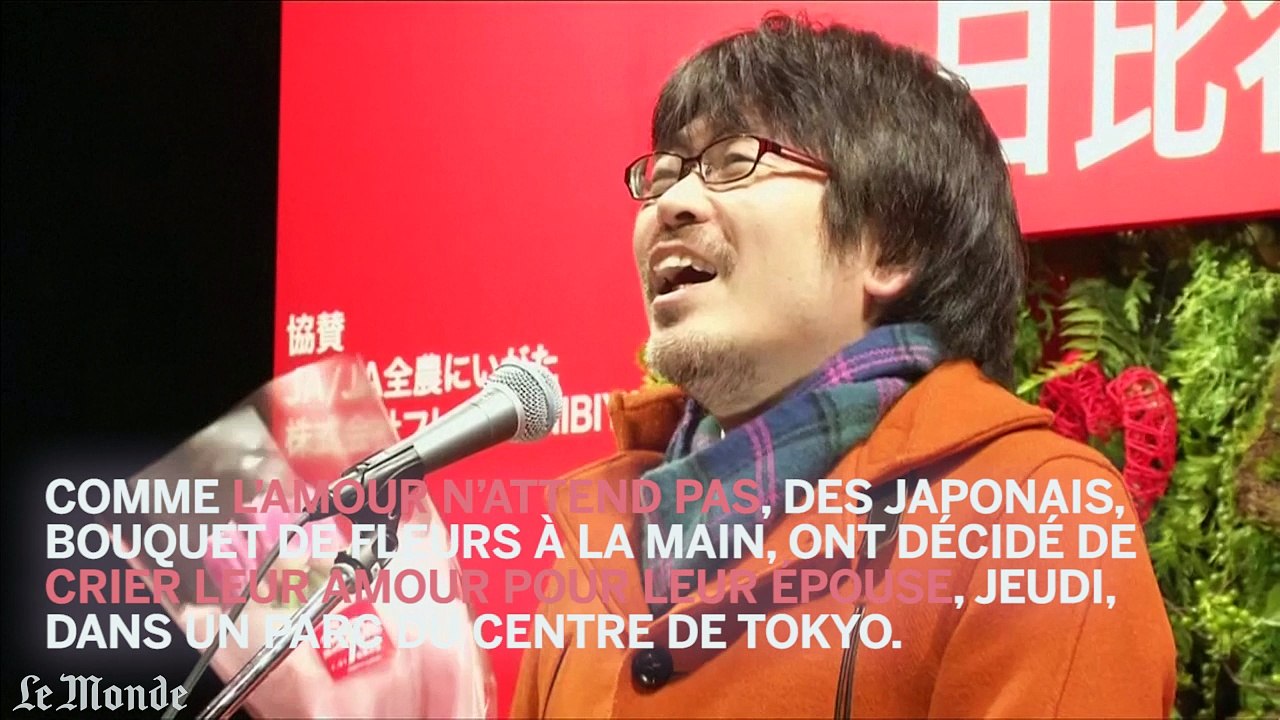 Des Japonais hurlent leur amour pour leur épouse, en plein centre de Tokyo