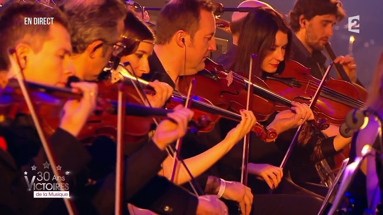 Indila – « Dernière danse » Victoires de la Musique 2015