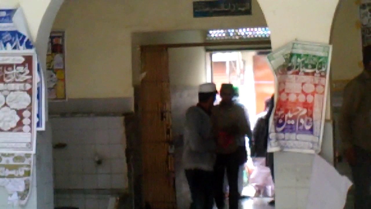 GHAZI MUMTAZ QADRI K WALID GERAMI KI LAHORE AAMAD PER SHANDAR ISTAQBAL 29-01-16