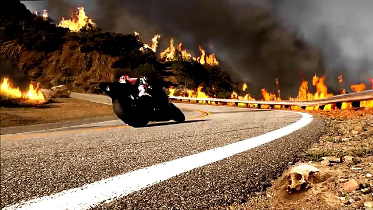 Lowside Crash - Ducati Monster & Suzuki SV650