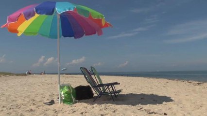 Man lives near beach, complains about all the sand