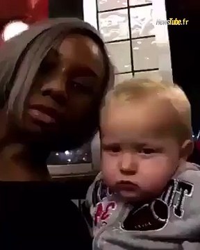 Dis-moi qu'il n'est pas avec ça ? Ce visage bien trop mignon.