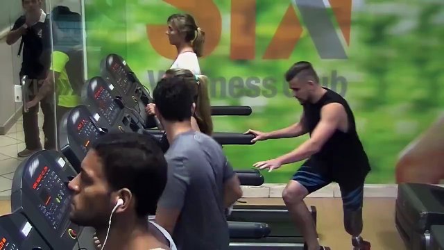 Atletas paralímpicos surpreendem na academia