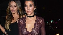 Kourtney Kardashian va al club sin sostén en un traje transparente