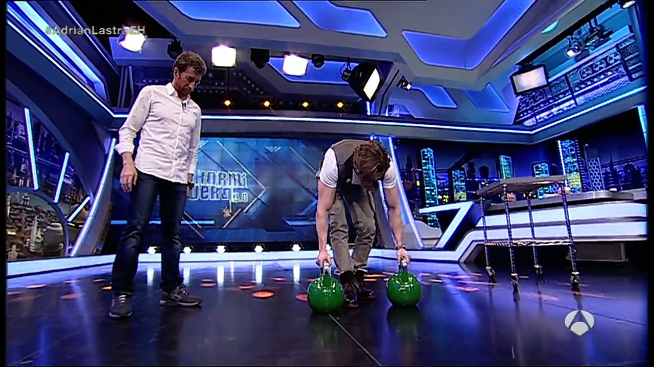 Adrián Lastra nos demuestra qué es la calistenia - El Hormiguero 3.0