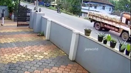 Kerala Road Accident Shocking New footage