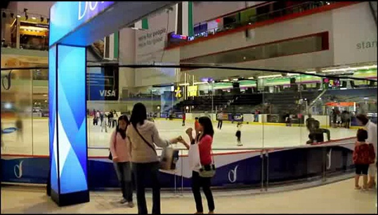 DUBAI MALL ICE RING EXPERIENCE