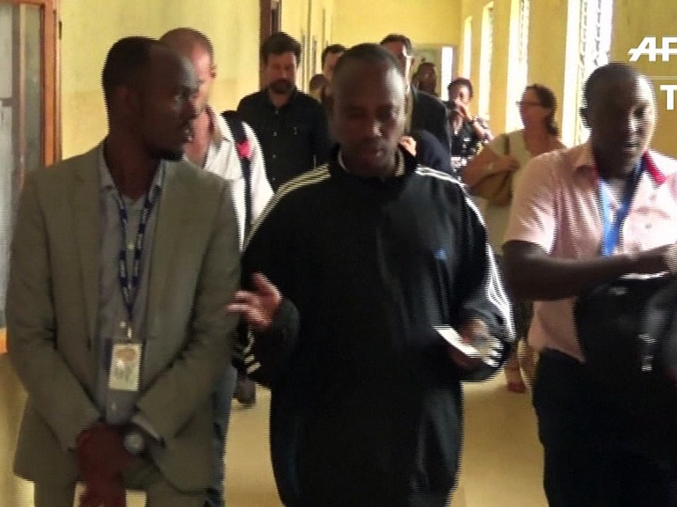 Deux journalistes étrangers arrêtés au Burundi finalement libérés sans inculpation