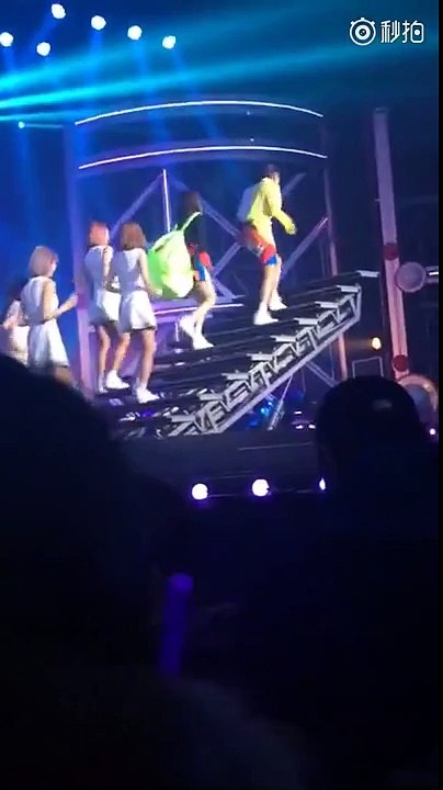 160129 f(x) Traveler + Zig Zag - Dimension 4 in Seoul Day1‬