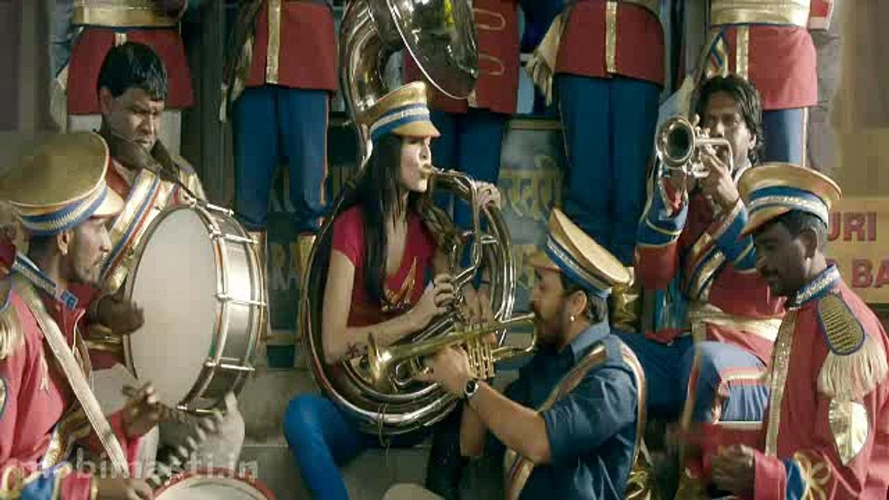 Oye_Boy_Charlie_(Matru_Ki_Bijlee_Ka_Mandola)_