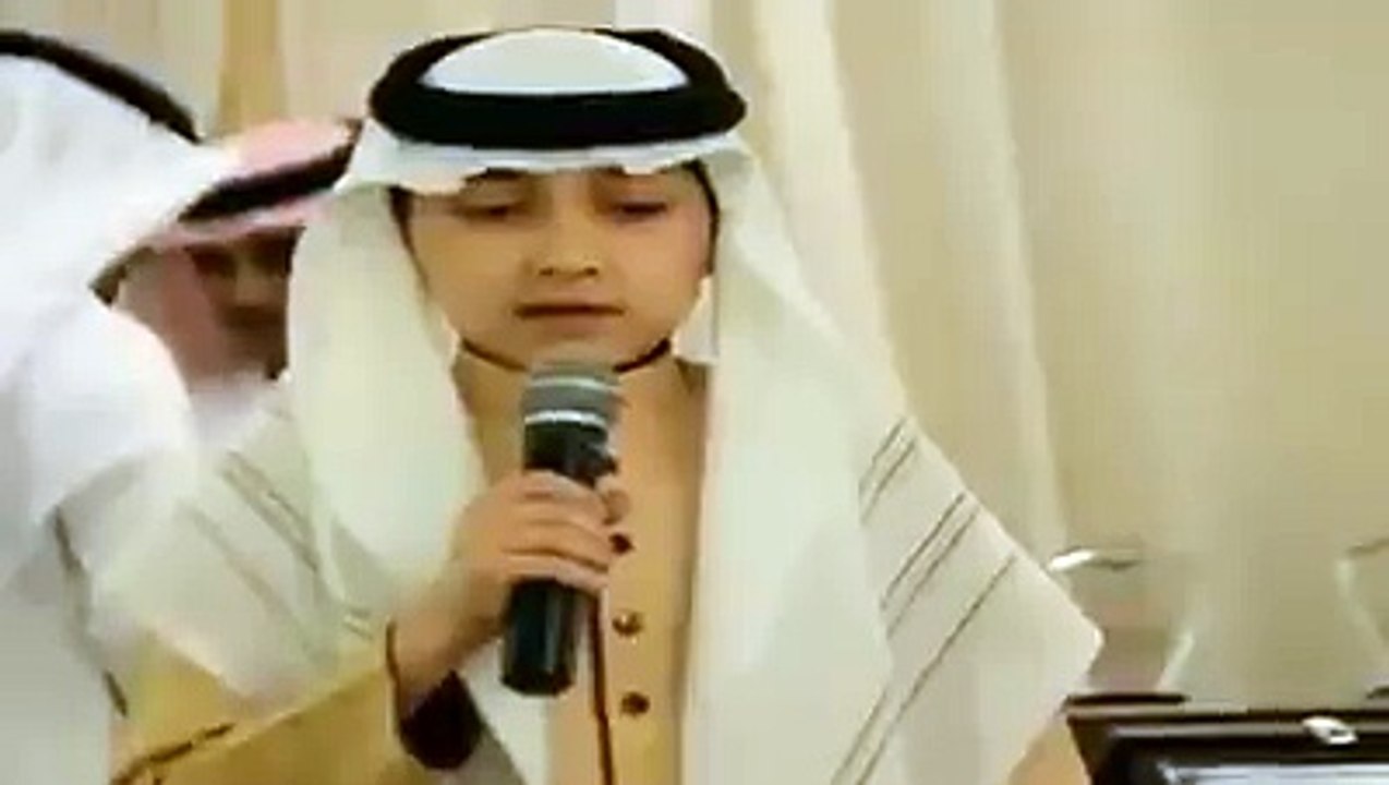Ek Bachy intehayi Khobsurat Awaz me Quran-e-Pak ki Talawat!