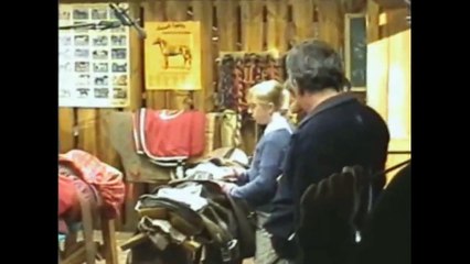 The Saddle Club Vidéo Journal - Désharnacher son cheval (6/12)
