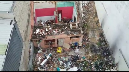 Moradora denuncia imóvel com focos de dengue em BH