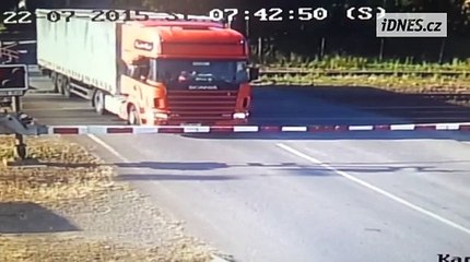 Merde...!!!!..mon beau camion tout neuf.....