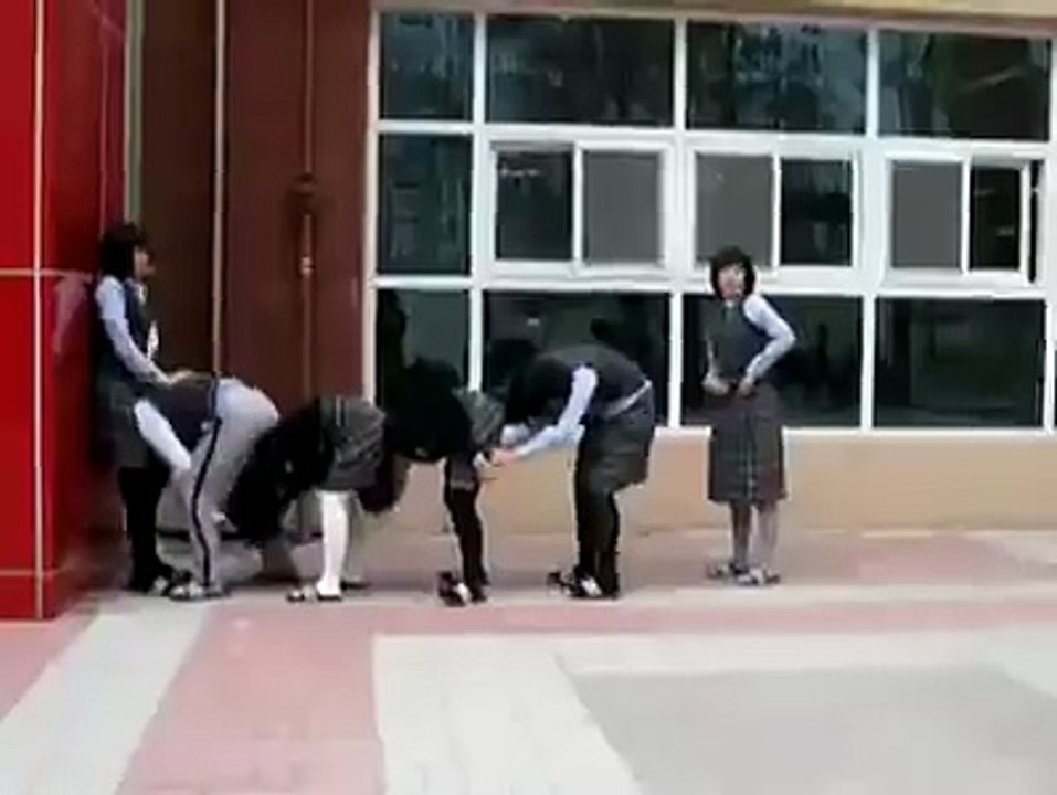 Very Funny Video ye kaisi game hy