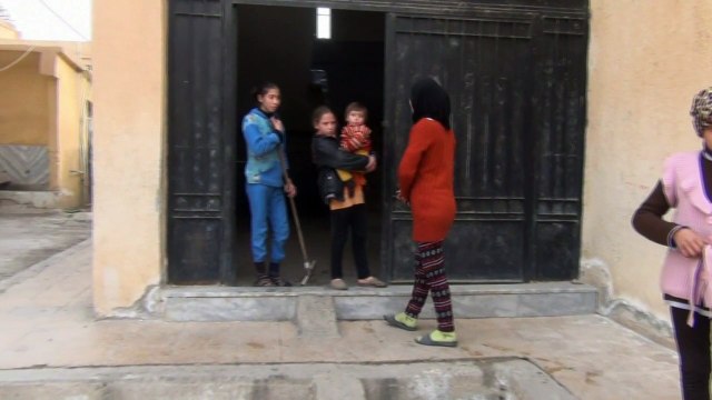 سكان المناطق الخاضعة للنظام السوري في دير الزور يعانون من الحصار