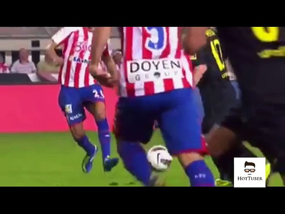 Leo Messi nutmeg show