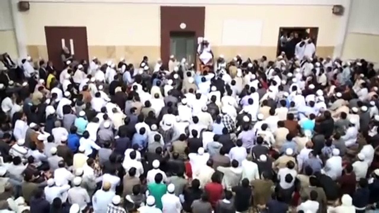 Maulana Tariq Jameel narrates a Funny Story of Bus Conductor "Nikaah"