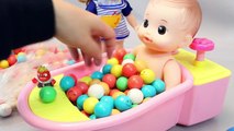 Baby Doll Bath Time in Colours Candy Play Doh Dots Surprise Eggs Toys 인형 목욕놀이