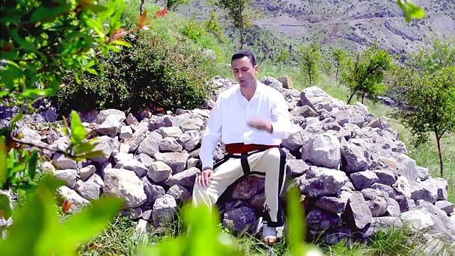 Zef Beka Nusja e ngrime