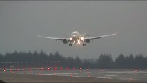 Ryanair Crosswind landing at Knock.  Crosswind Landing