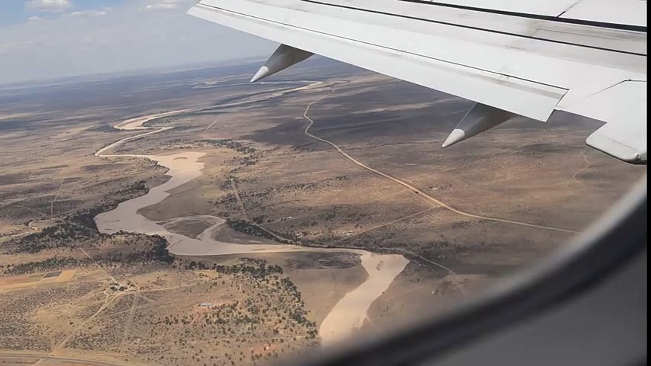 Crosswind landing at WINDHOEK NAMIBIE  Crosswind Landing