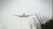 Storm!! Korean Air Boeing 777-300 Crosswind Landing at Narita  Crosswind Landing