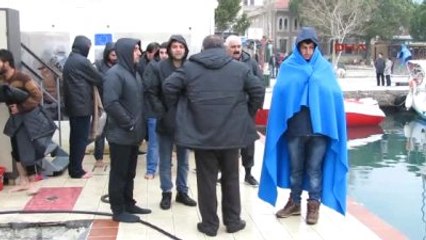 Çanakkale'de Kaçakları Taşıyan Tekne Battı 10 Ölü 2