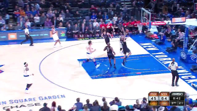 Archie Goodwin Dunks Over Kristaps Porzingis